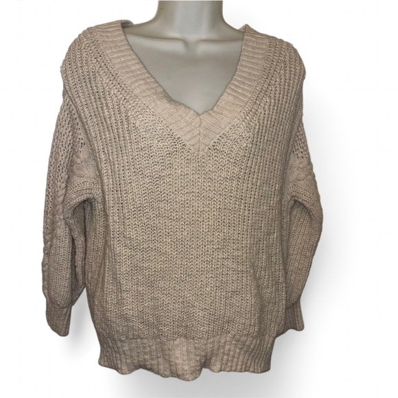 American Eagle Women’s Cream Oversized Cable Knit Sweater - XS - Picture 3 of 11